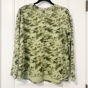 Joe Fresh Active Crewneck Sweatshirt in Green Pattern Size Medium